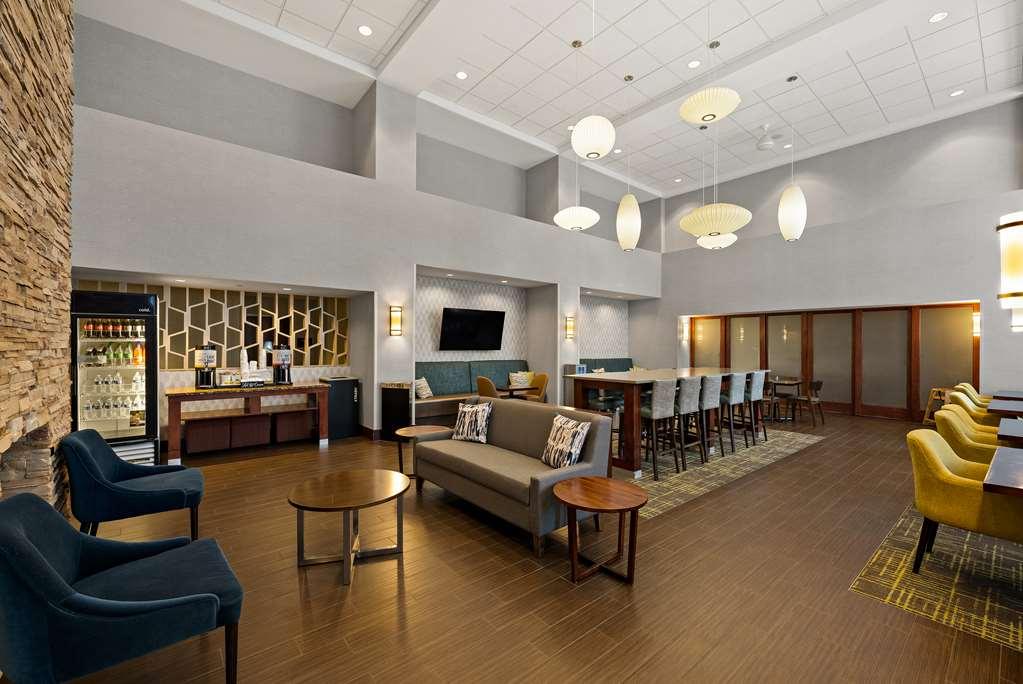 Hampton Inn & Suites Poughkeepsie Spackenkill Restaurace fotografie