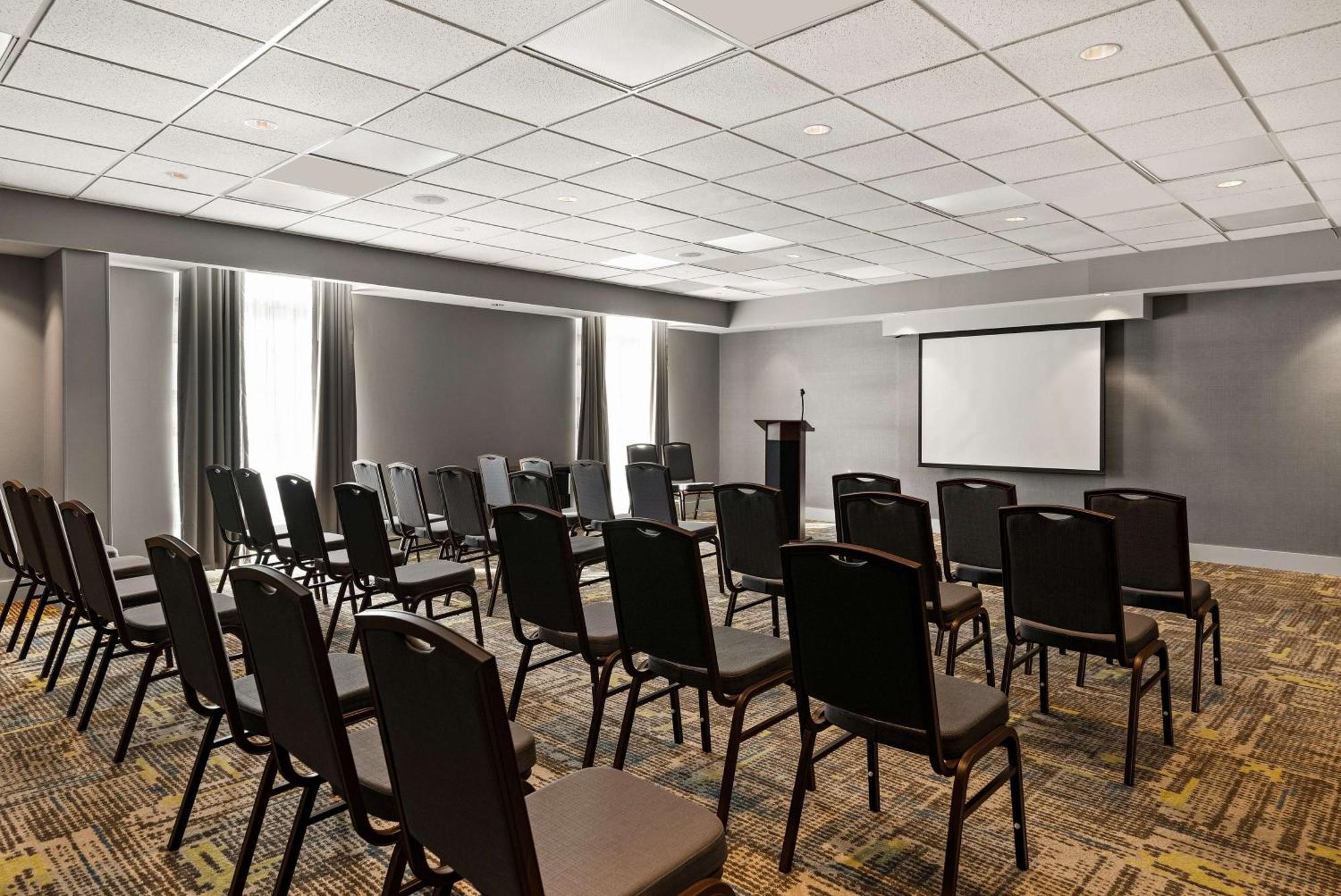 Hampton Inn & Suites Poughkeepsie Spackenkill Exteriér fotografie