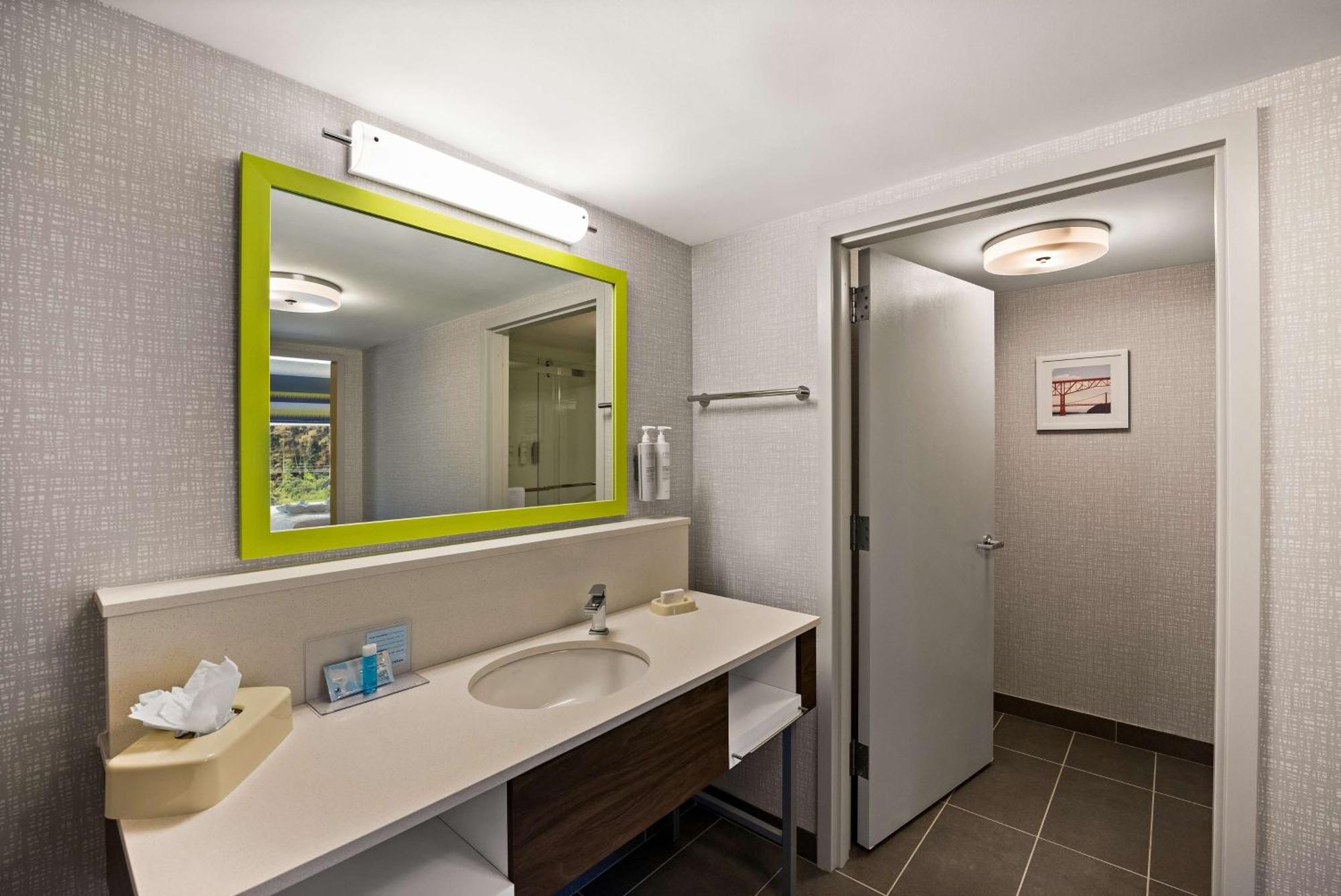Hampton Inn & Suites Poughkeepsie Spackenkill Exteriér fotografie
