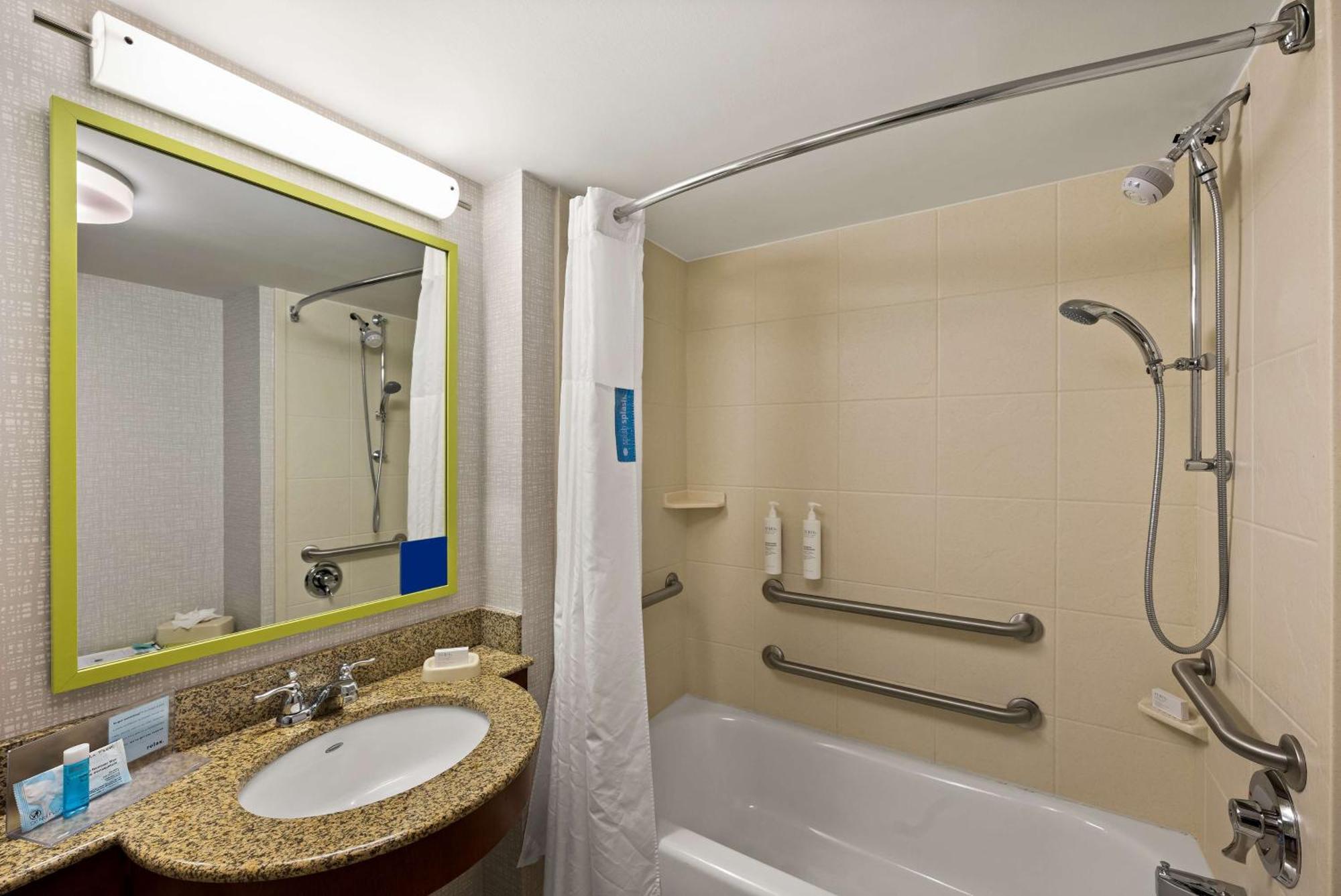 Hampton Inn & Suites Poughkeepsie Spackenkill Exteriér fotografie