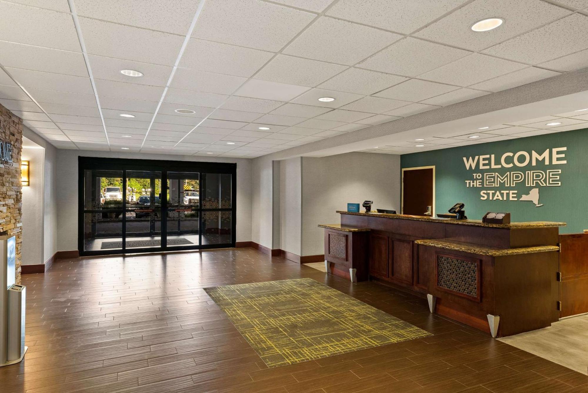 Hampton Inn & Suites Poughkeepsie Spackenkill Exteriér fotografie
