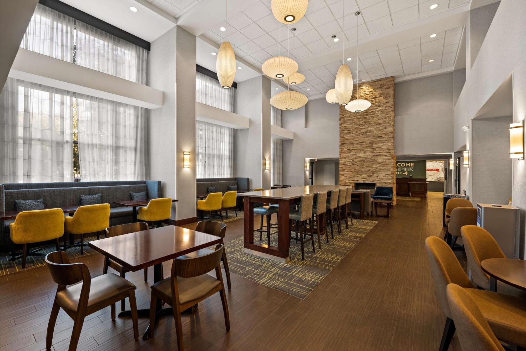 Hampton Inn & Suites Poughkeepsie Spackenkill Exteriér fotografie